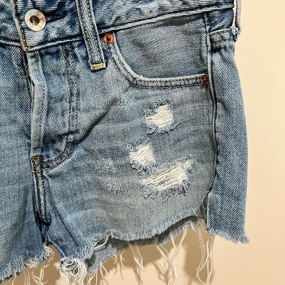 Abercrombie Low Rise Denim Shorts - Picture 4 of 6